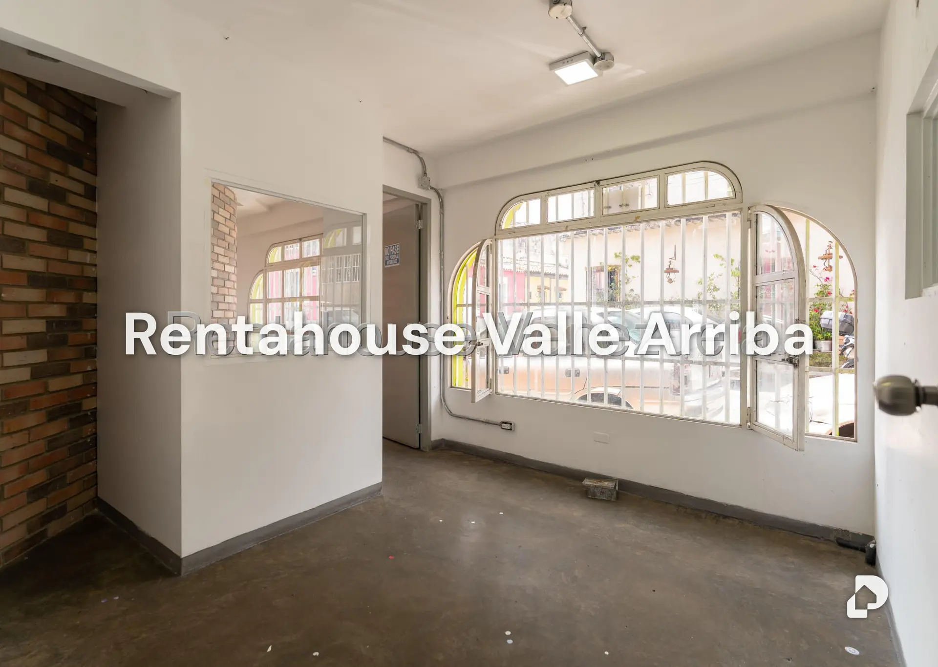 Local comercial en El Hatillo, Caracas – 30
