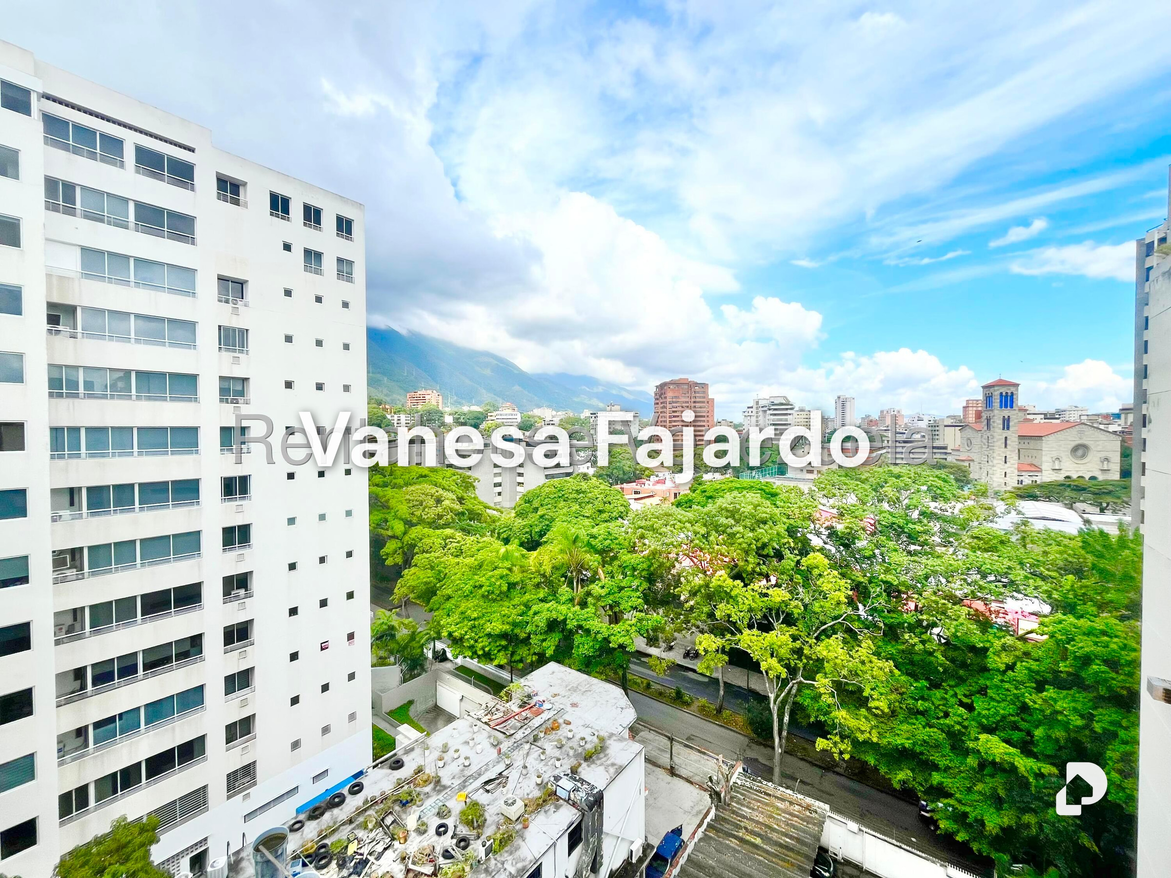 Apartamento en La Florida, Caracas – 29