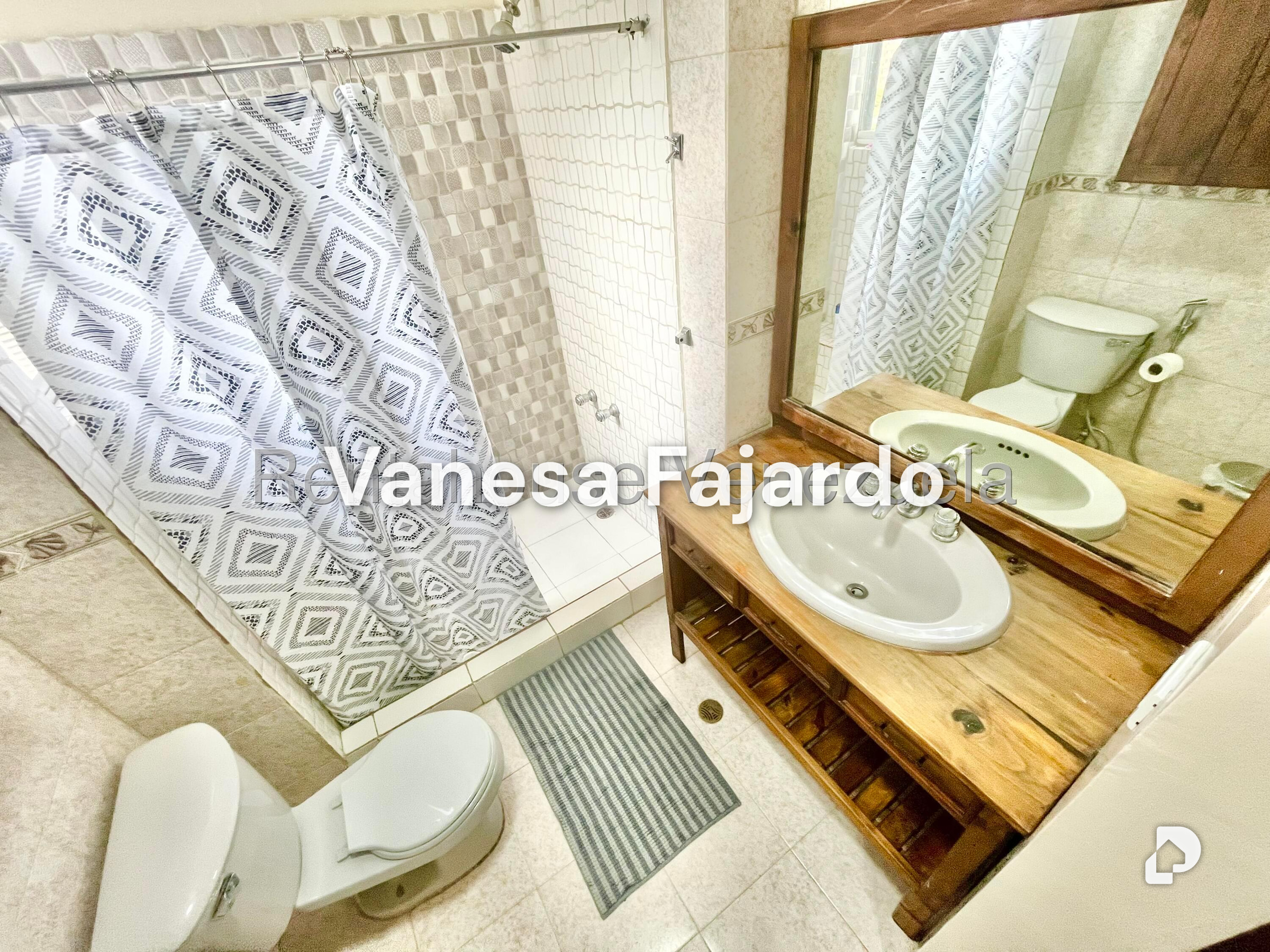 Apartamento en La Florida, Caracas – 23