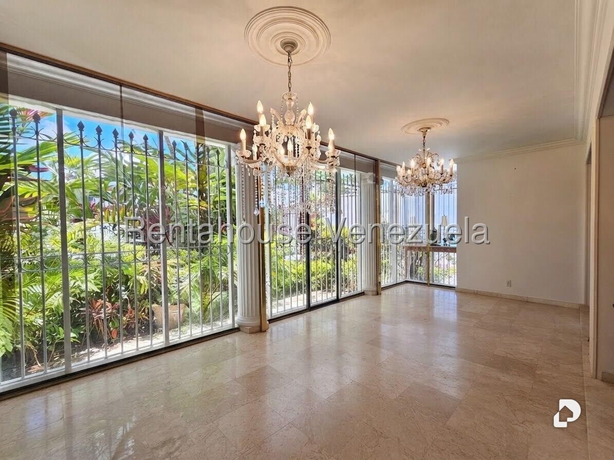Casa en Lomas de La Lagunita, Caracas – 16