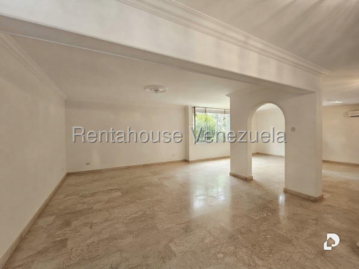 Casa en Lomas de La Lagunita, Caracas – 18
