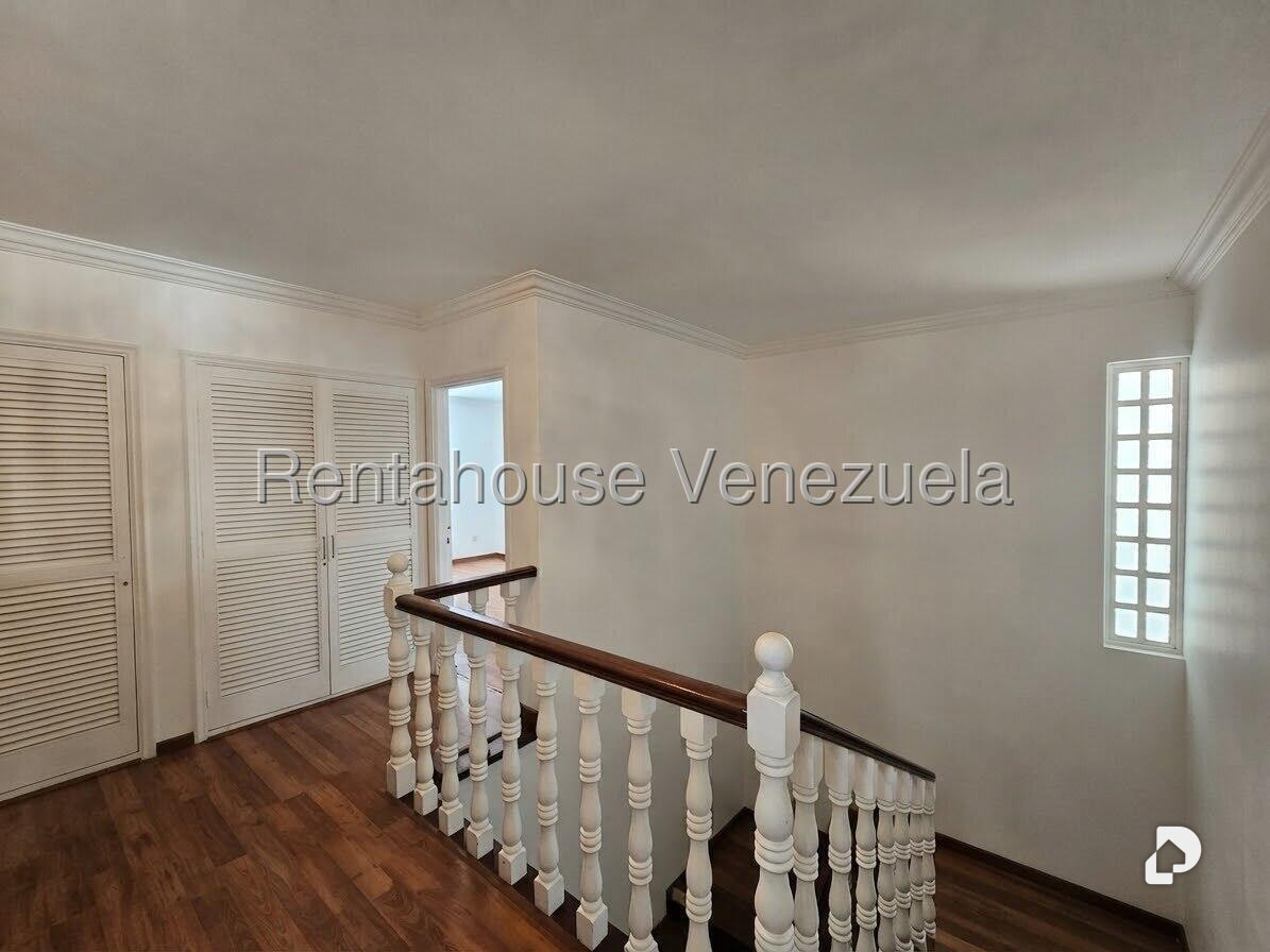 Casa en Lomas de La Lagunita, Caracas – 29