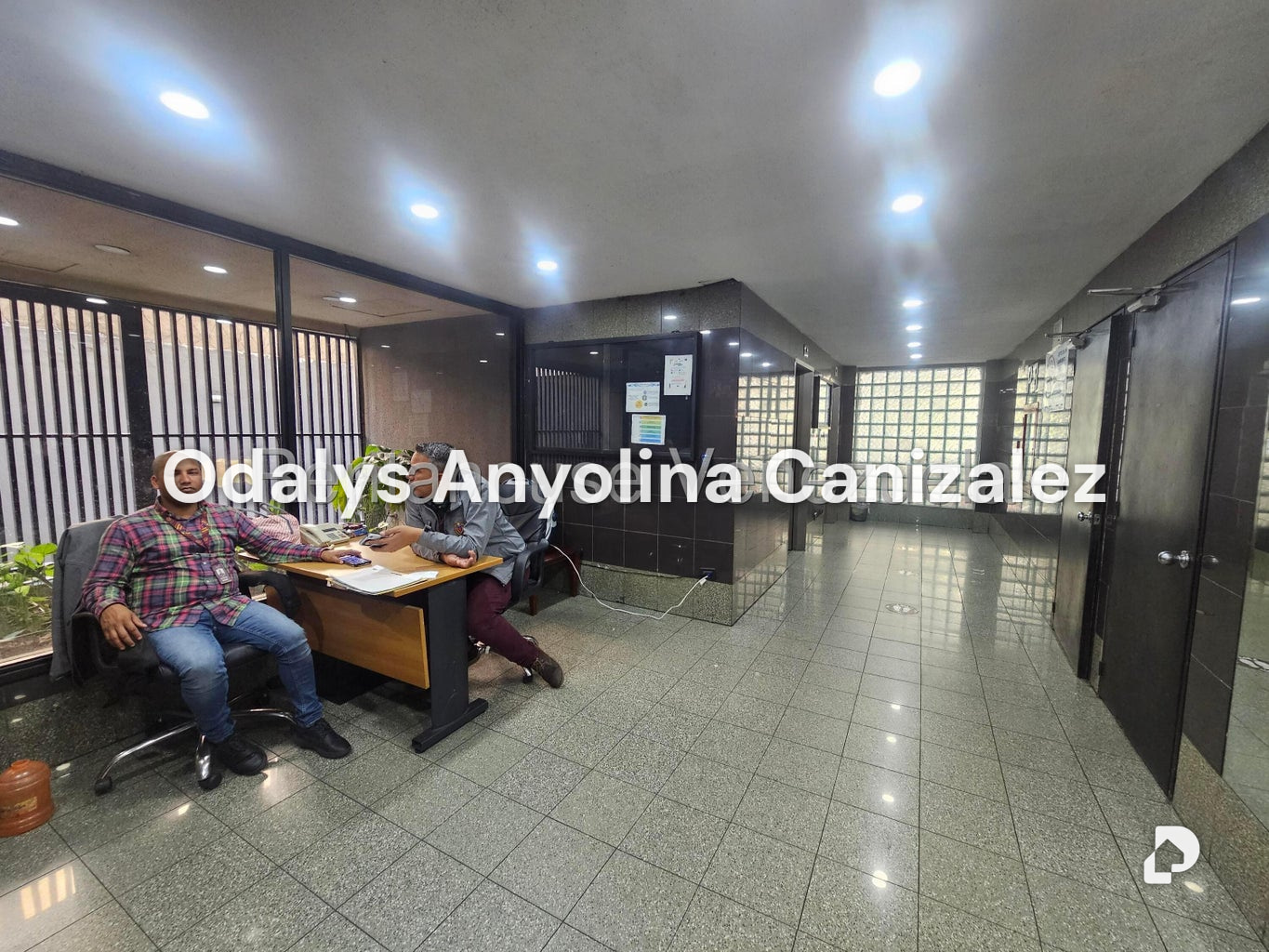 Oficina en El Recreo, Caracas – 19