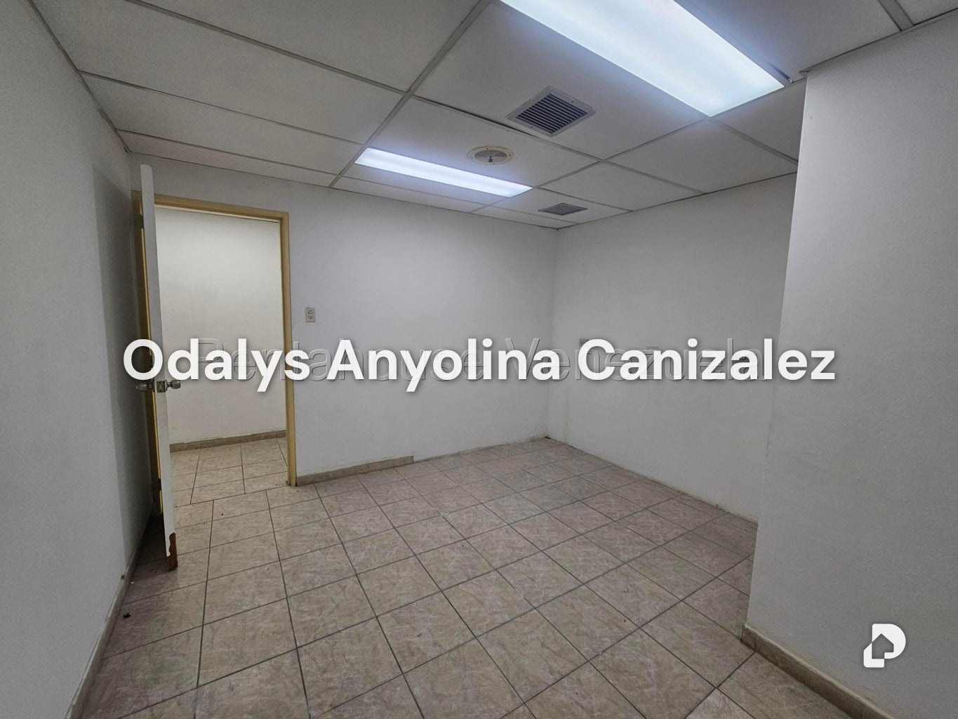 Oficina en El Recreo, Caracas – 8