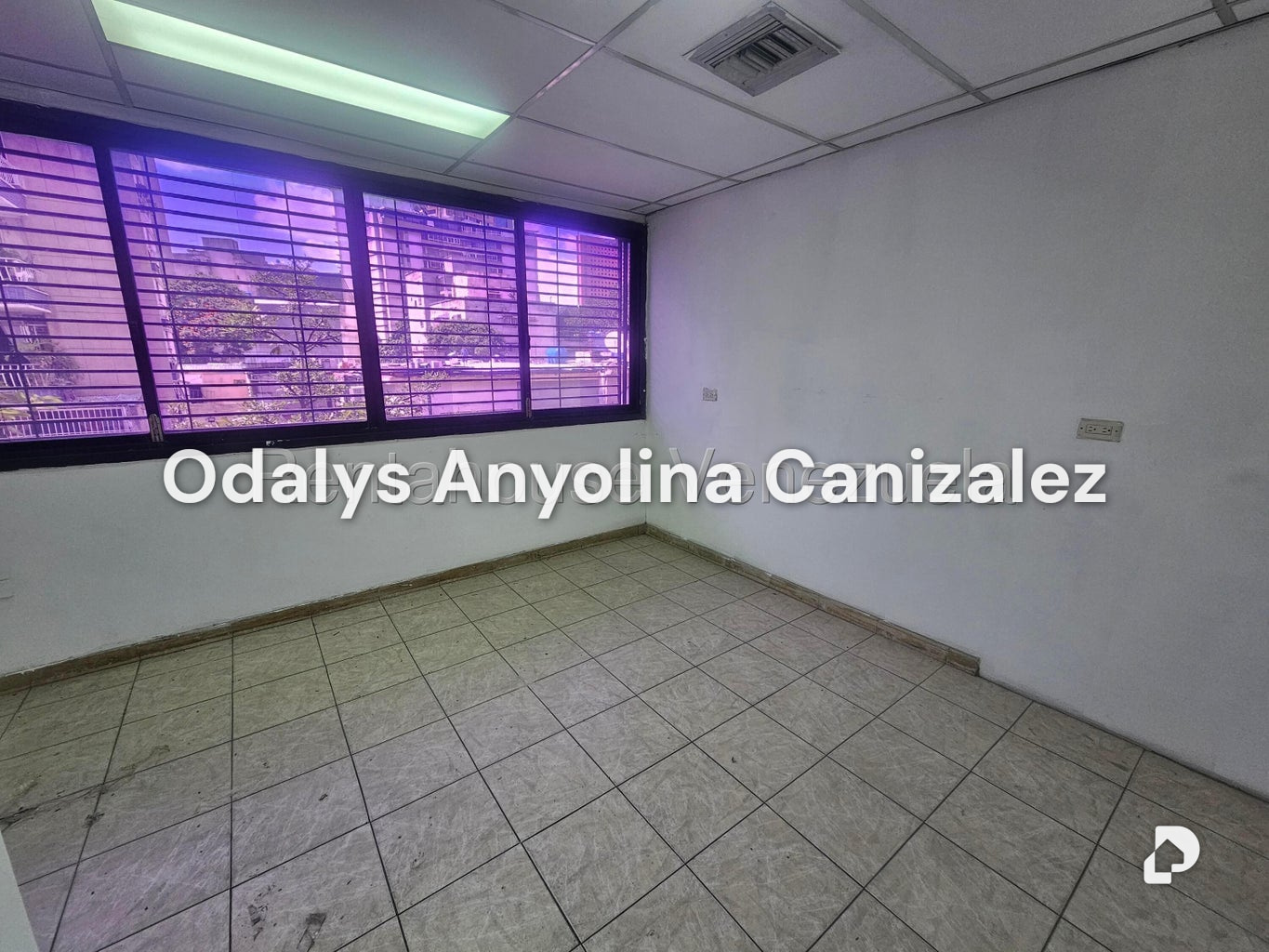 Oficina en El Recreo, Caracas – 2