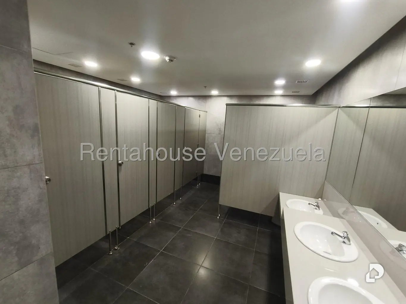 Oficina en Campo Alegre, Caracas – 18