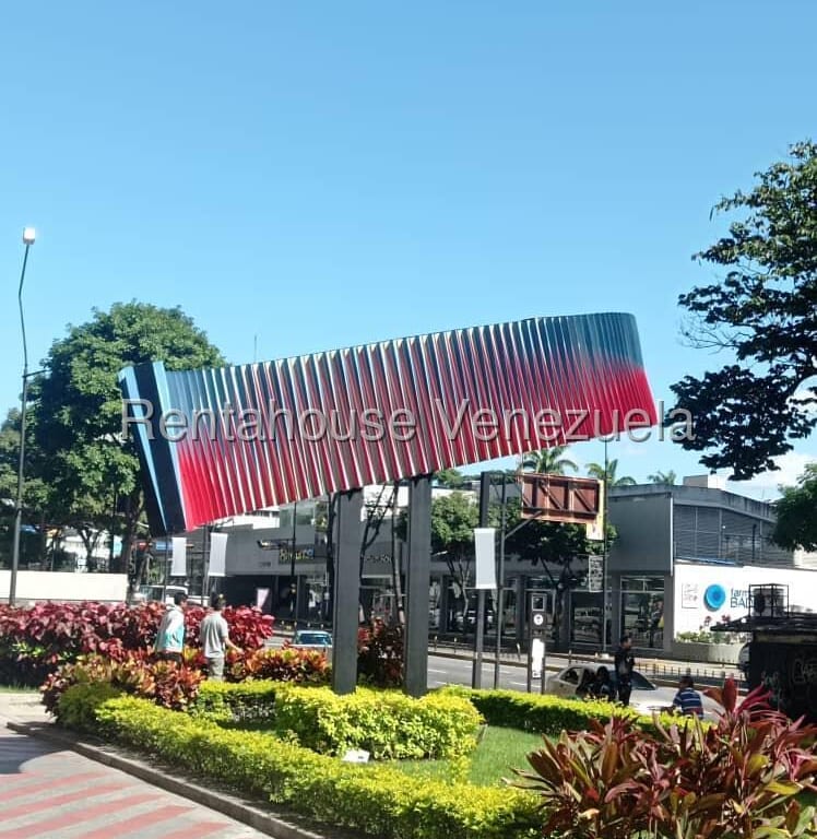 Local comercial en Los Palos Grandes, Caracas - 1