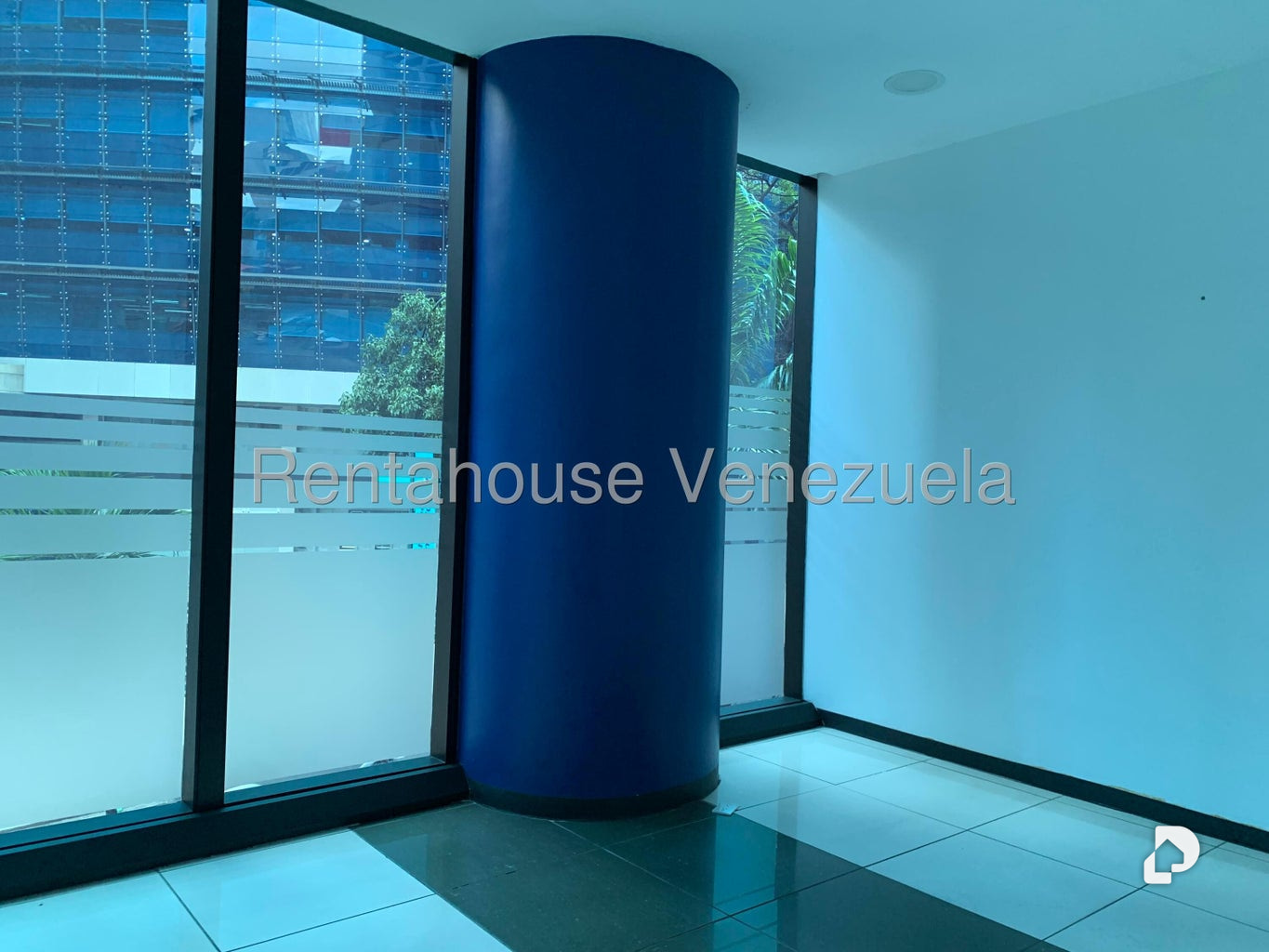 Local comercial en El Rosal, Caracas – 26