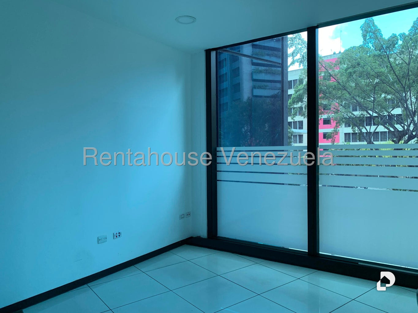 Local comercial en El Rosal, Caracas – 12