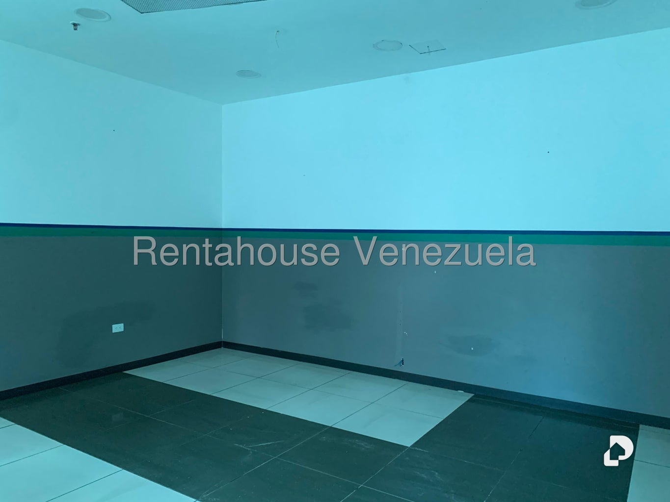 Local comercial en El Rosal, Caracas – 24