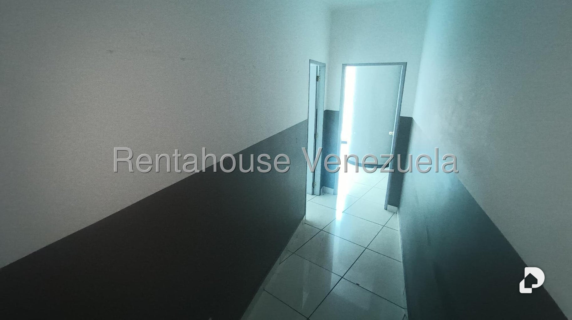 Local comercial en El Rosal, Caracas – 30