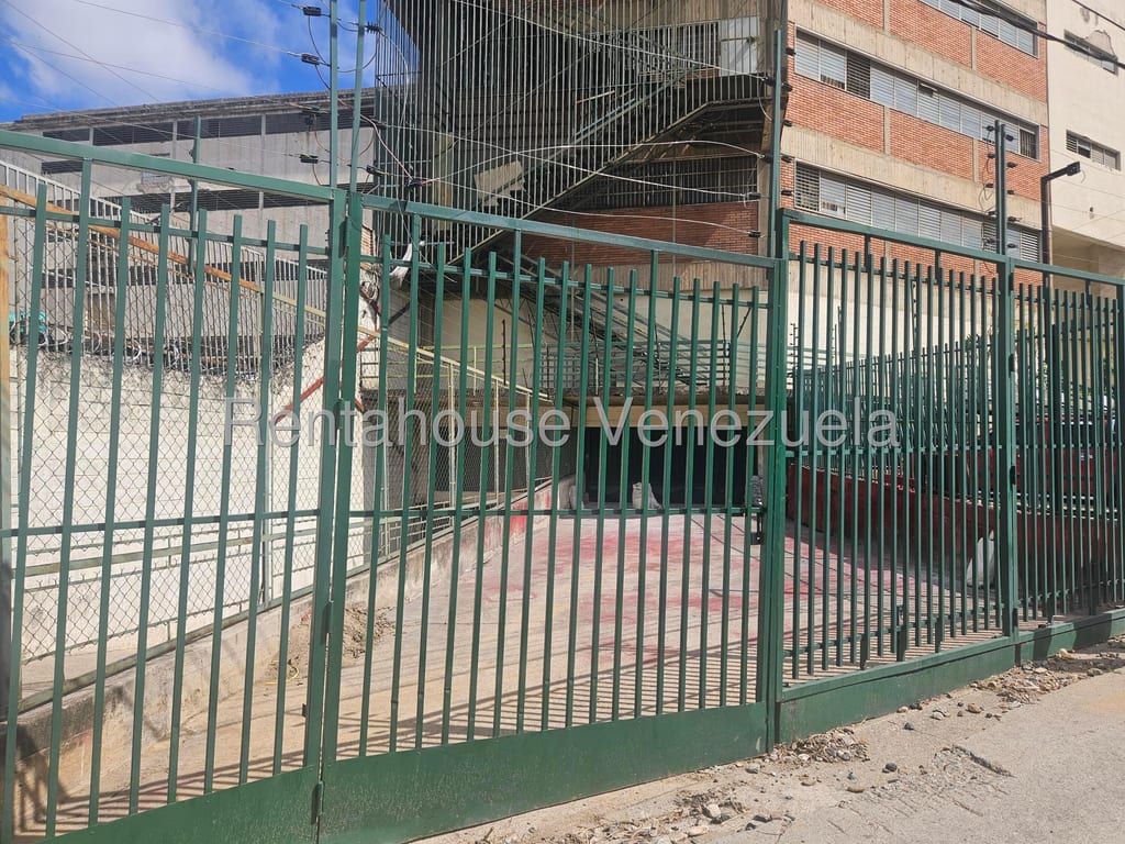 Local comercial en La Yaguara, Caracas - 1