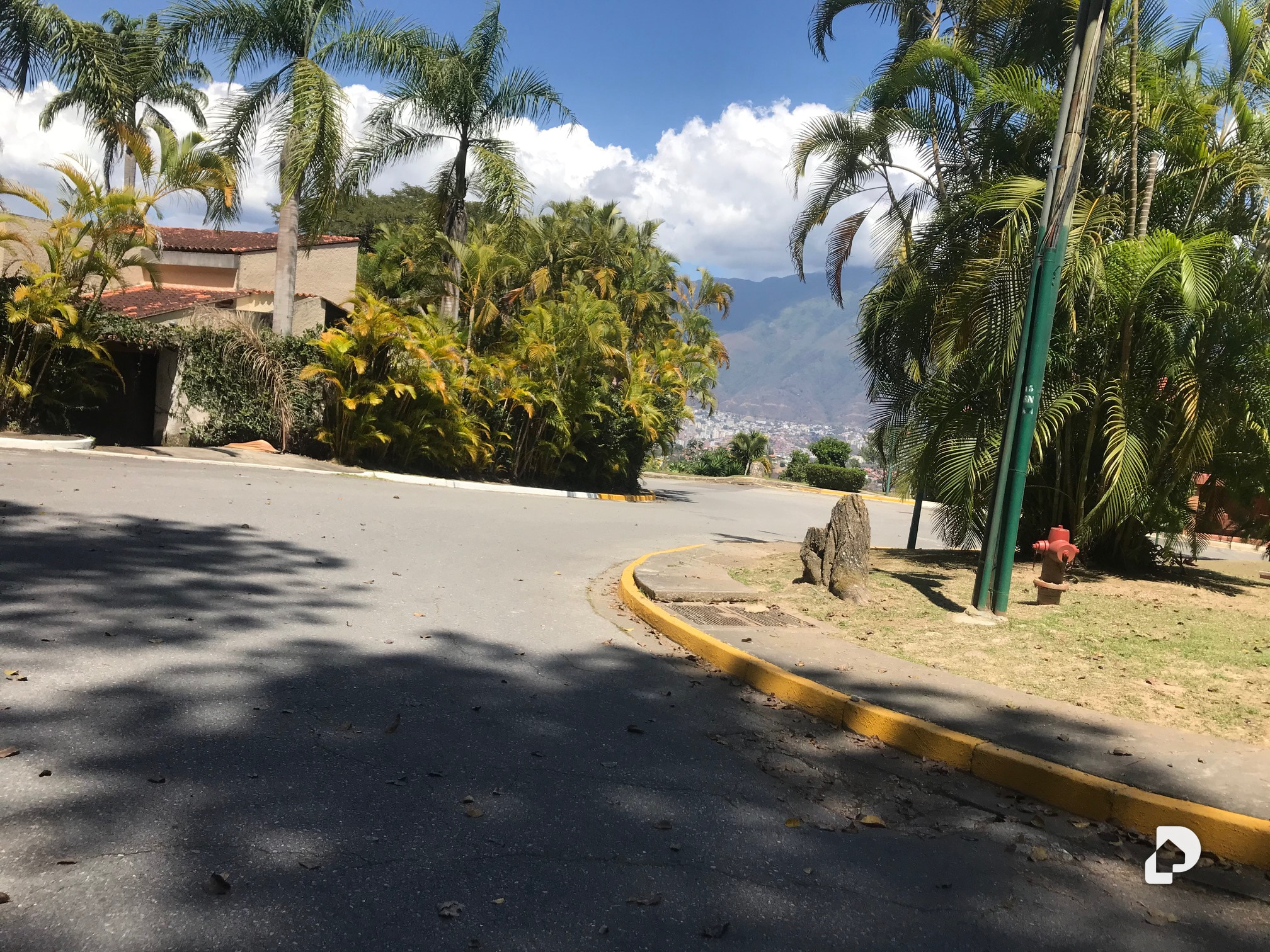 Land in Alto Hatillo, Caracas – 4