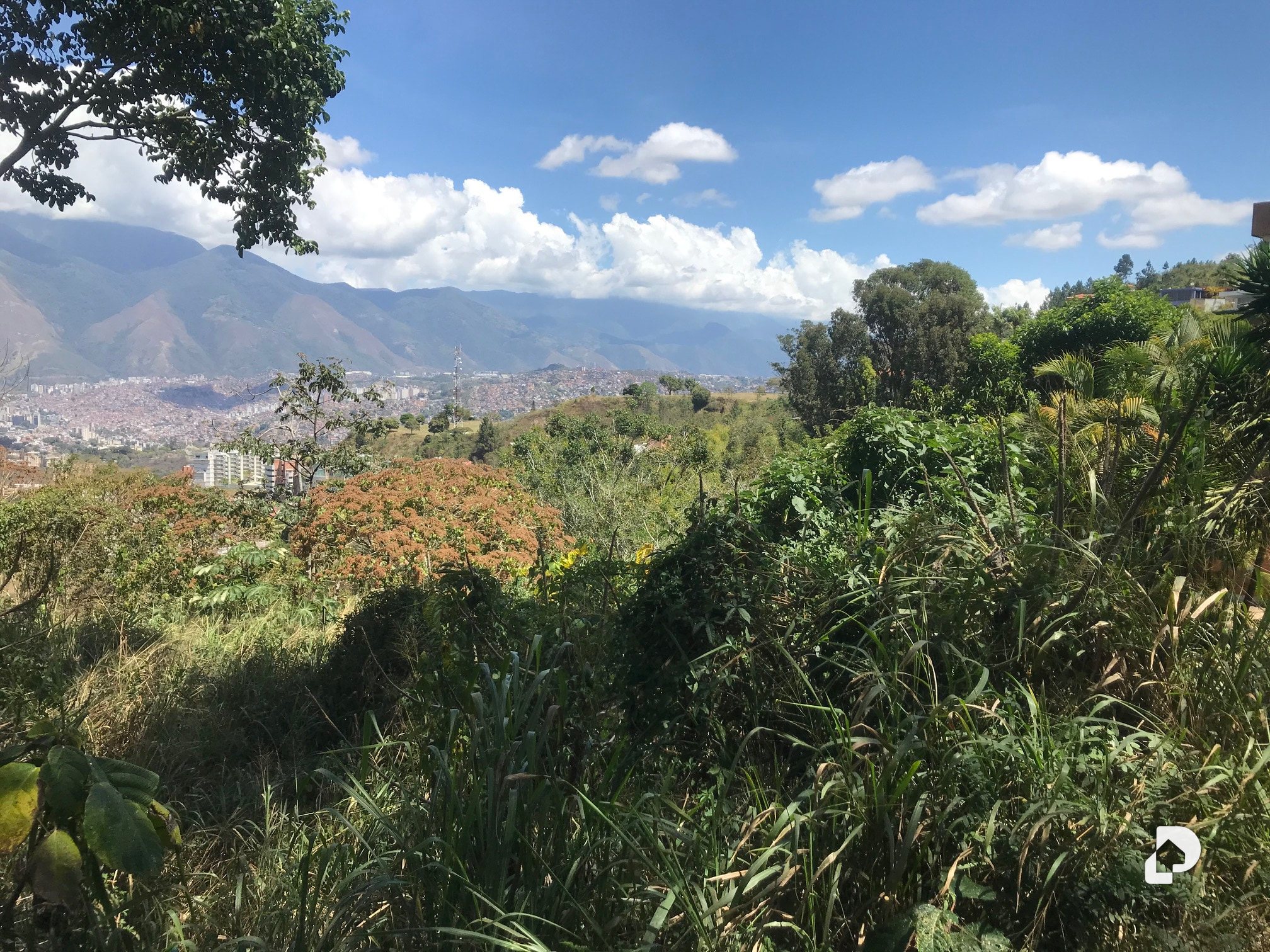 Land in Alto Hatillo, Caracas – 2