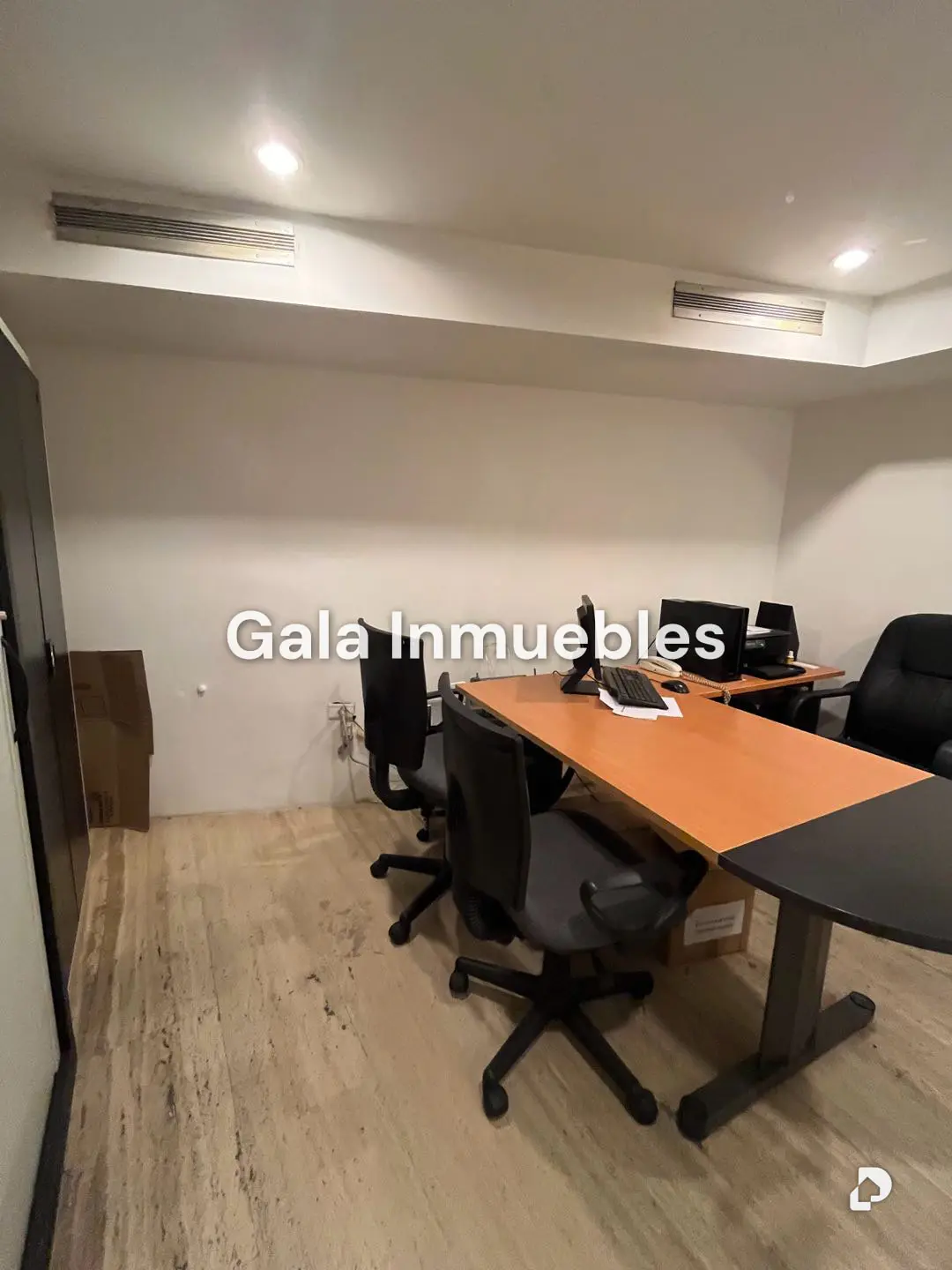 Local comercial en El Cafetal, Caracas – 26