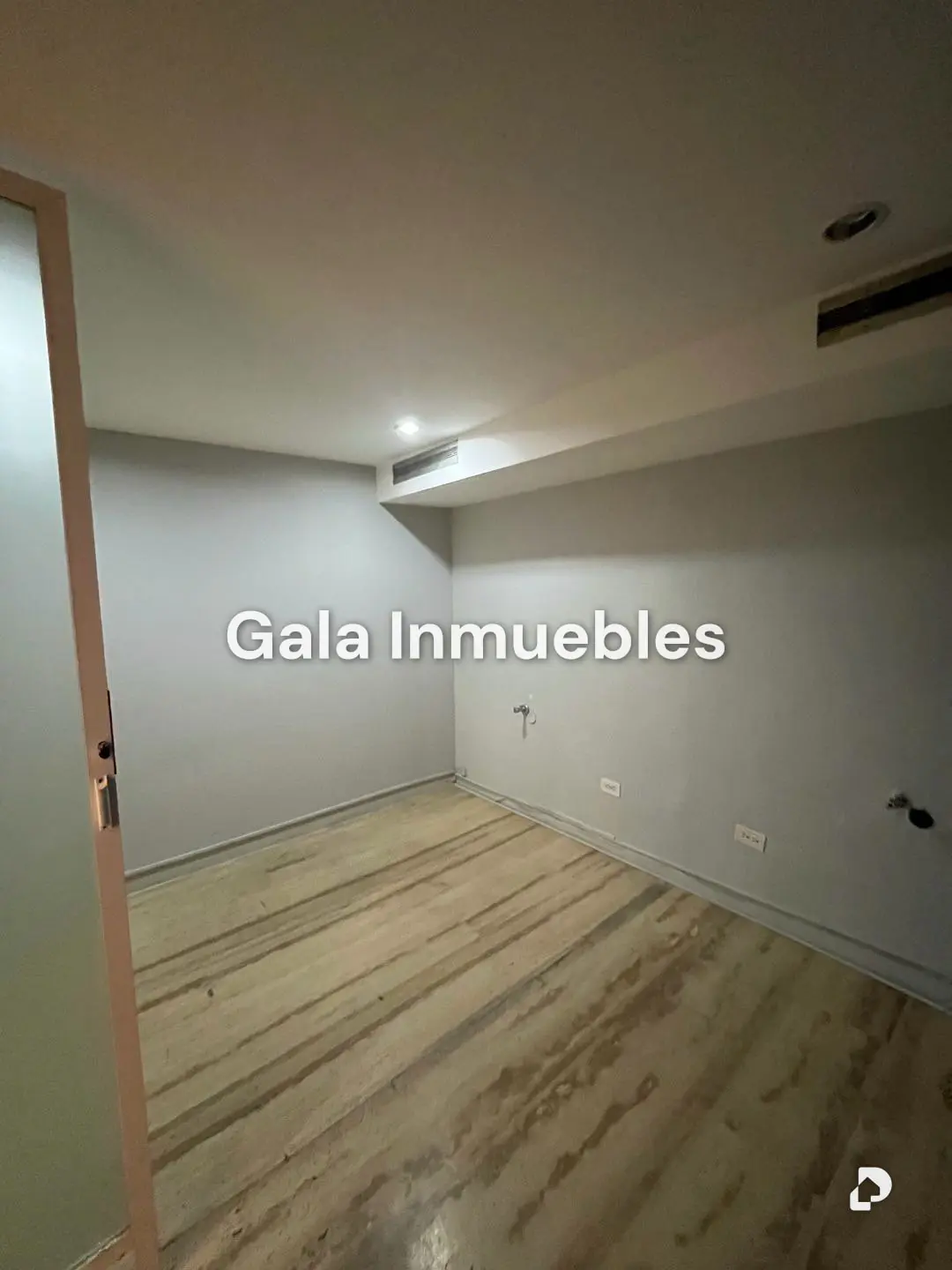 Local comercial en El Cafetal, Caracas – 19