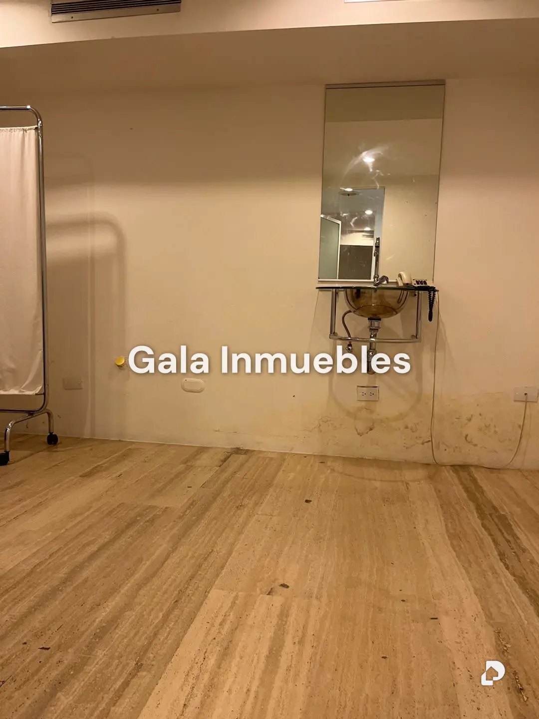 Local comercial en El Cafetal, Caracas – 25