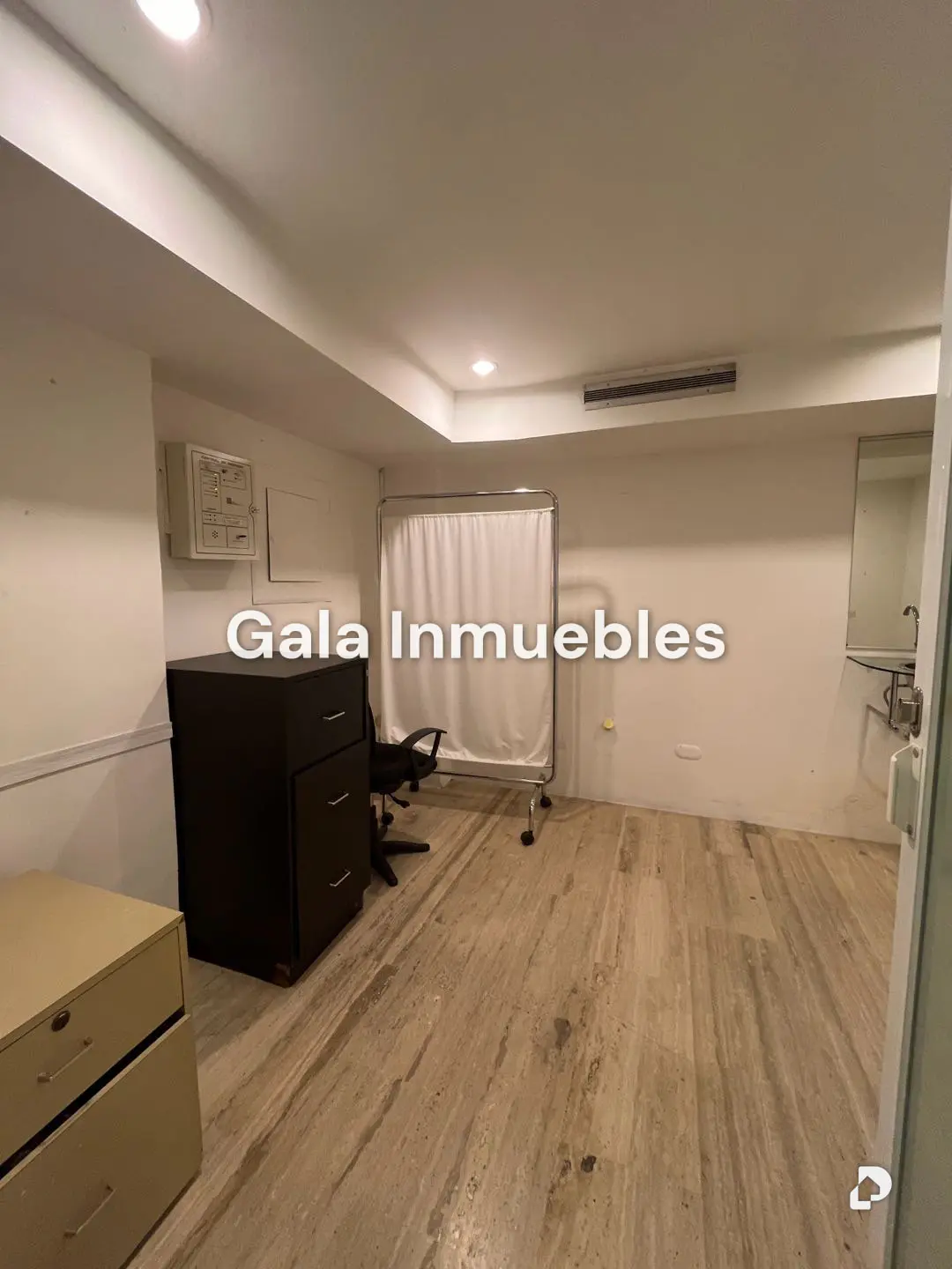 Local comercial en El Cafetal, Caracas – 27