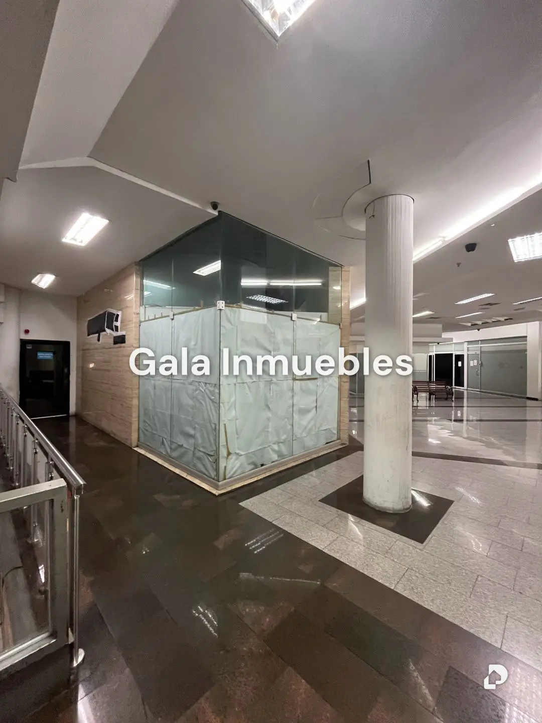 Local comercial en El Cafetal, Caracas – 30