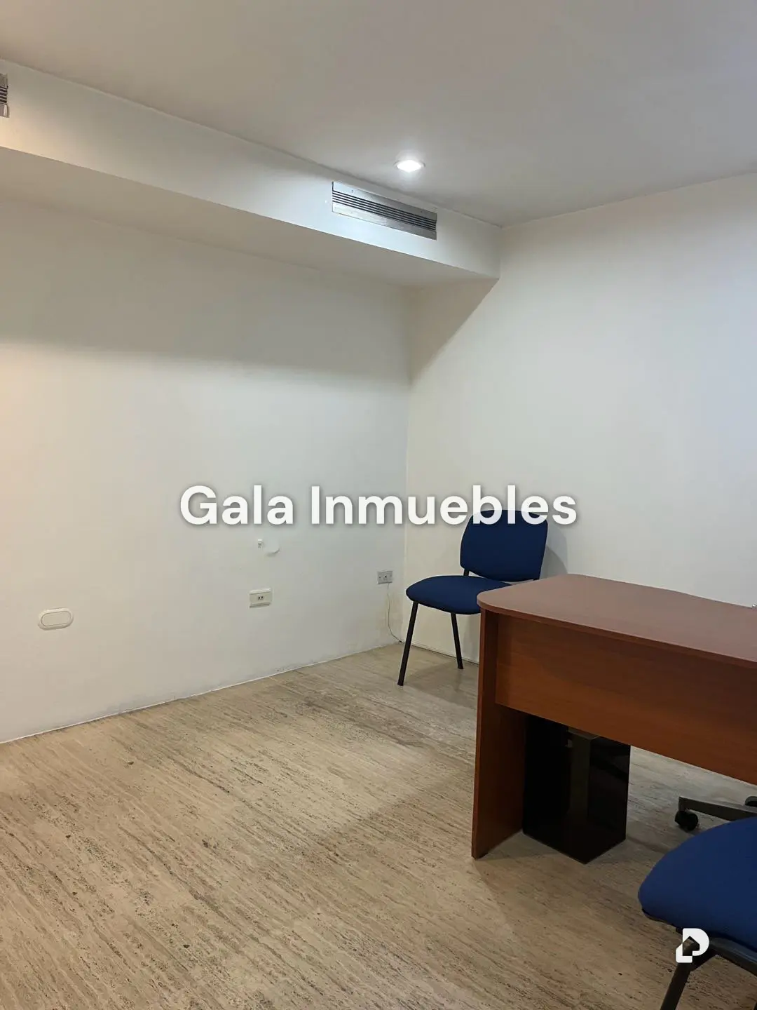 Local comercial en El Cafetal, Caracas – 24