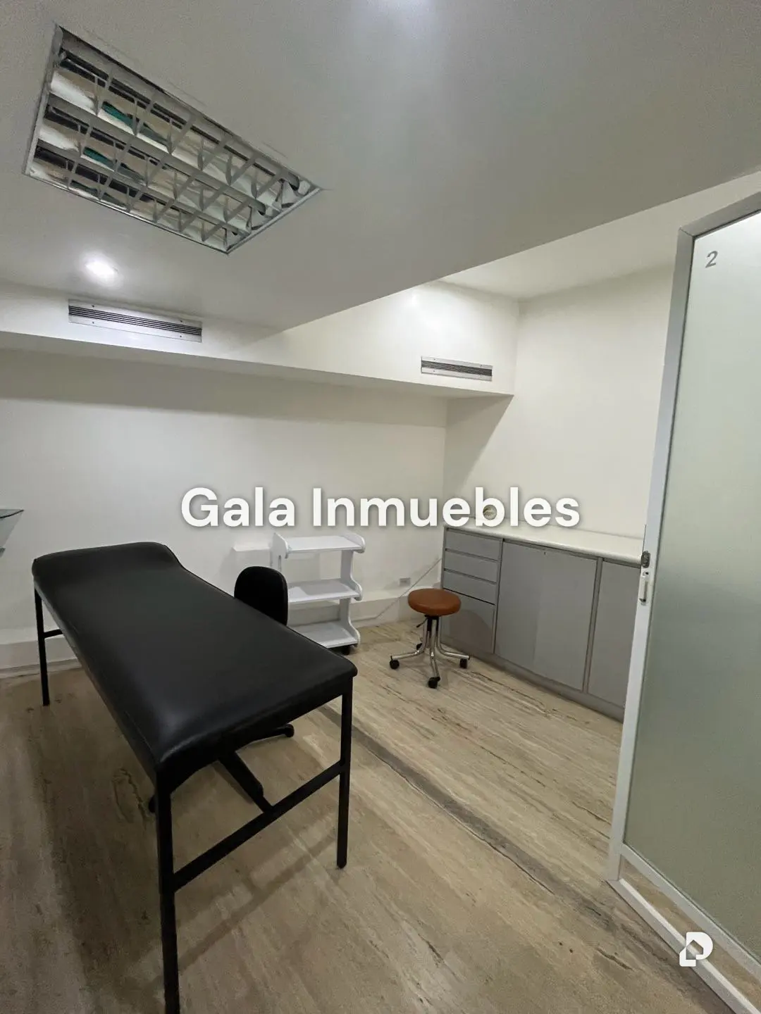 Local comercial en El Cafetal, Caracas – 15