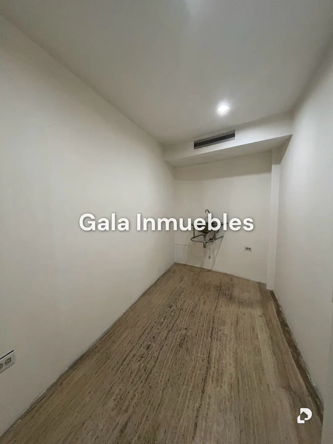 Local comercial en El Cafetal, Caracas – 28