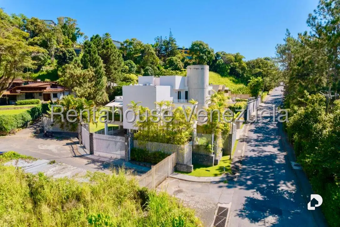 House in La Lagunita Country Club, Caracas – 42