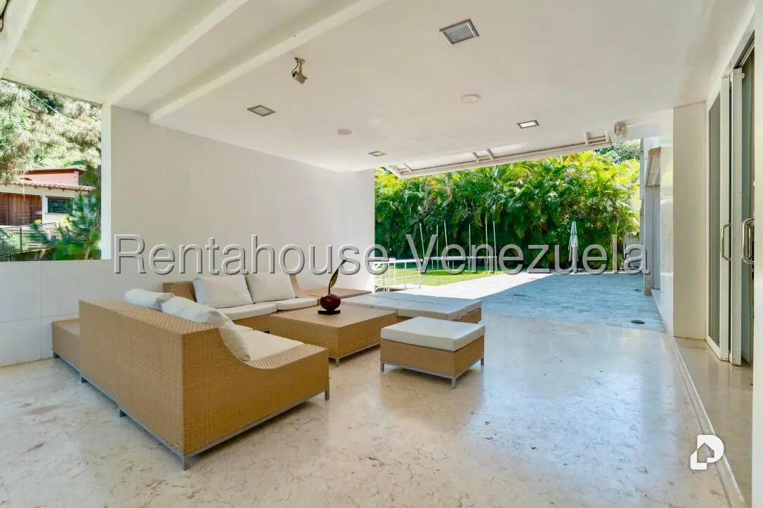House in La Lagunita Country Club, Caracas – 17