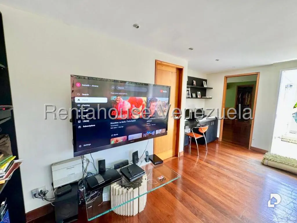 House in La Lagunita Country Club, Caracas – 32