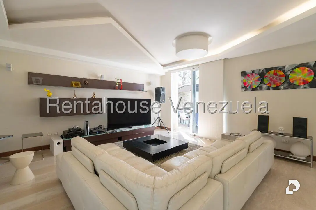House in La Lagunita Country Club, Caracas – 16