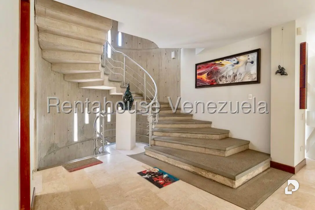 House in La Lagunita Country Club, Caracas – 30