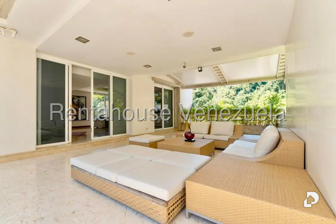 House in La Lagunita Country Club, Caracas – 18