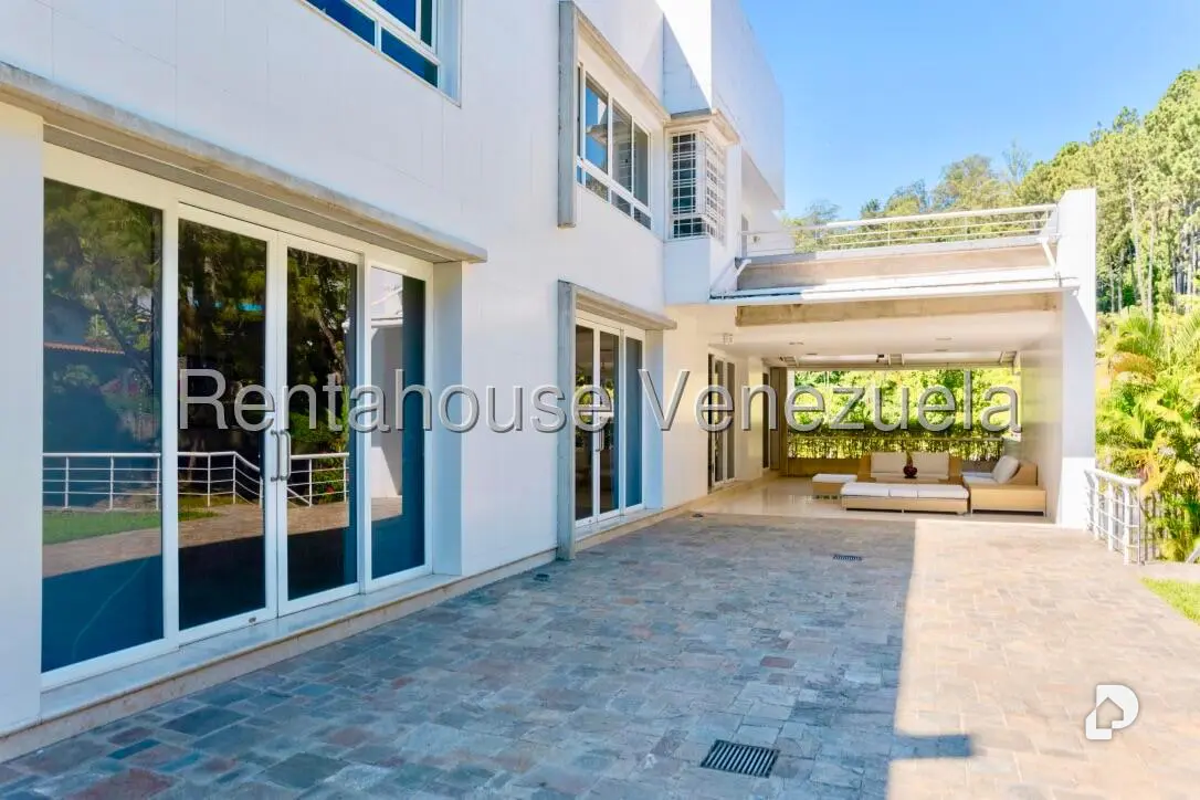 House in La Lagunita Country Club, Caracas – 20