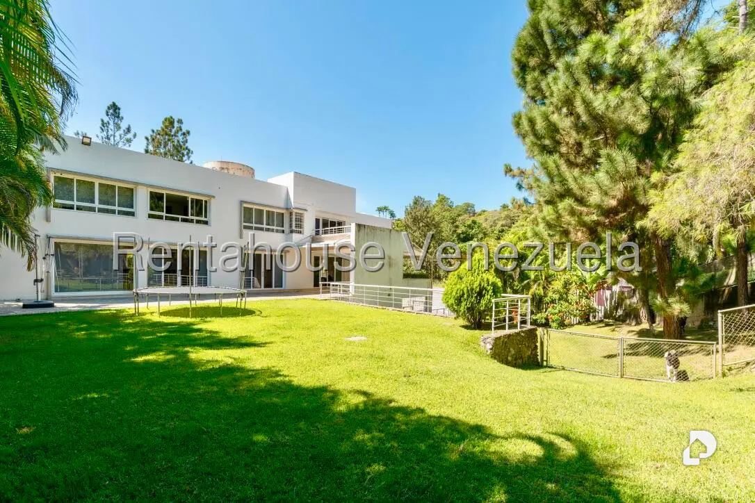 House in La Lagunita Country Club, Caracas – 19