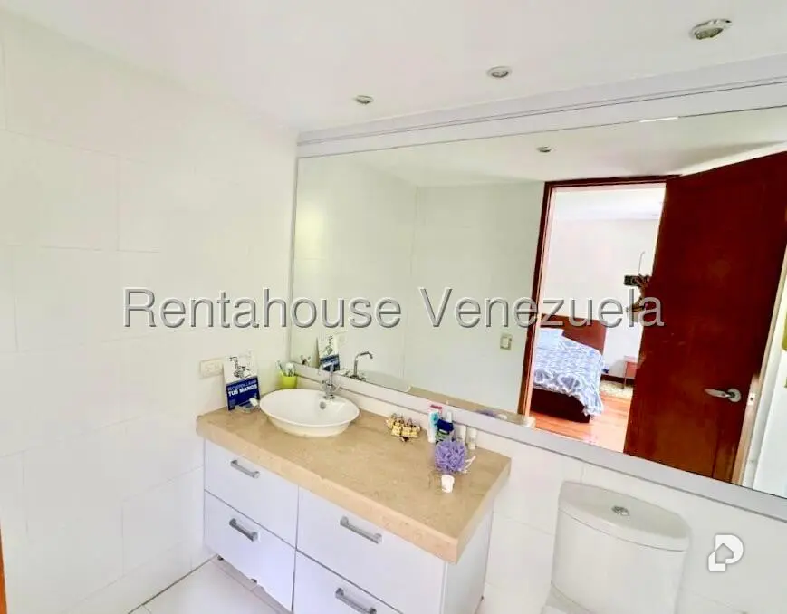 House in La Lagunita Country Club, Caracas – 40