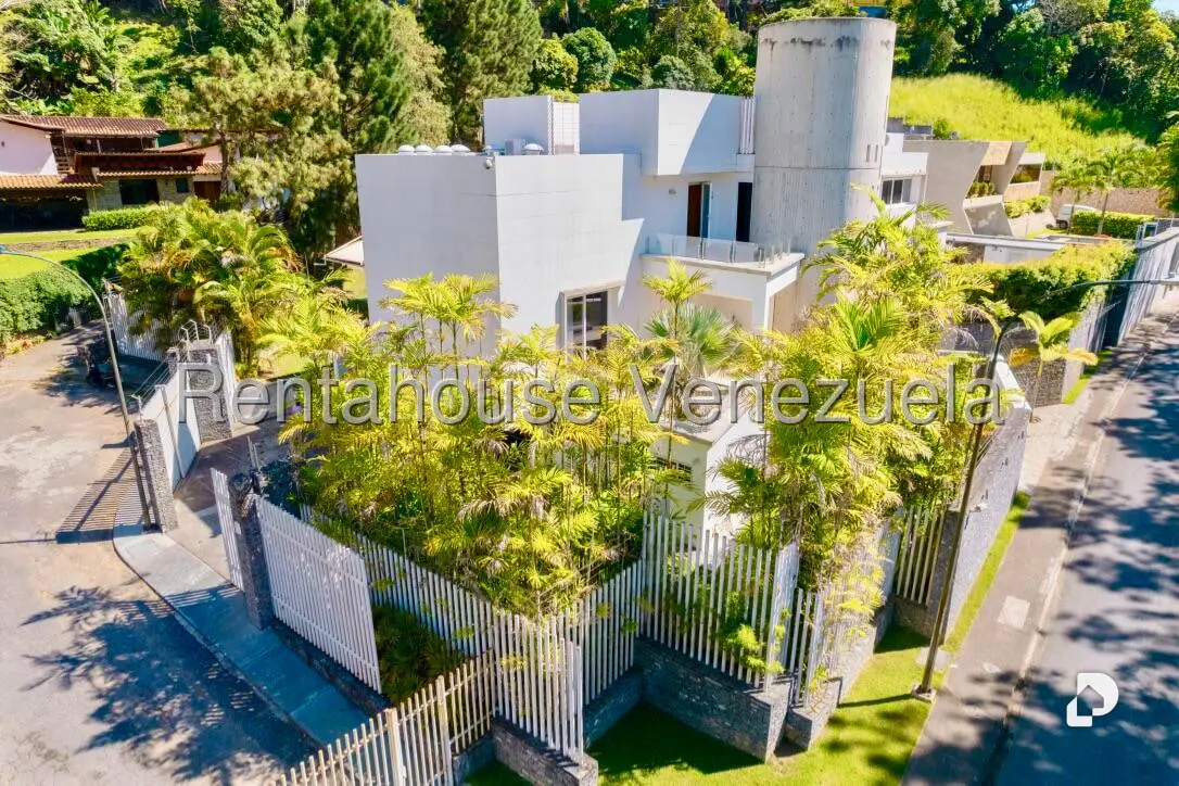 House in La Lagunita Country Club, Caracas – 1