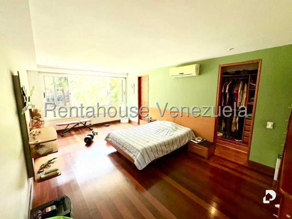 House in La Lagunita Country Club, Caracas – 36