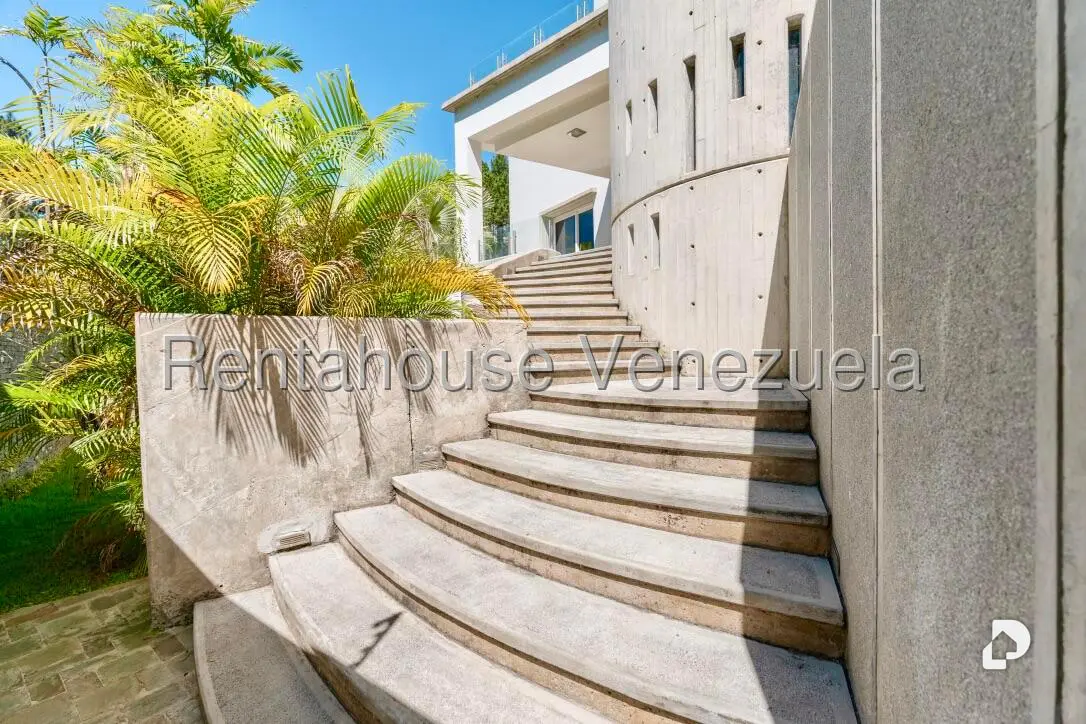 House in La Lagunita Country Club, Caracas – 3