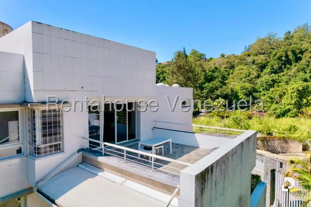 House in La Lagunita Country Club, Caracas – 35