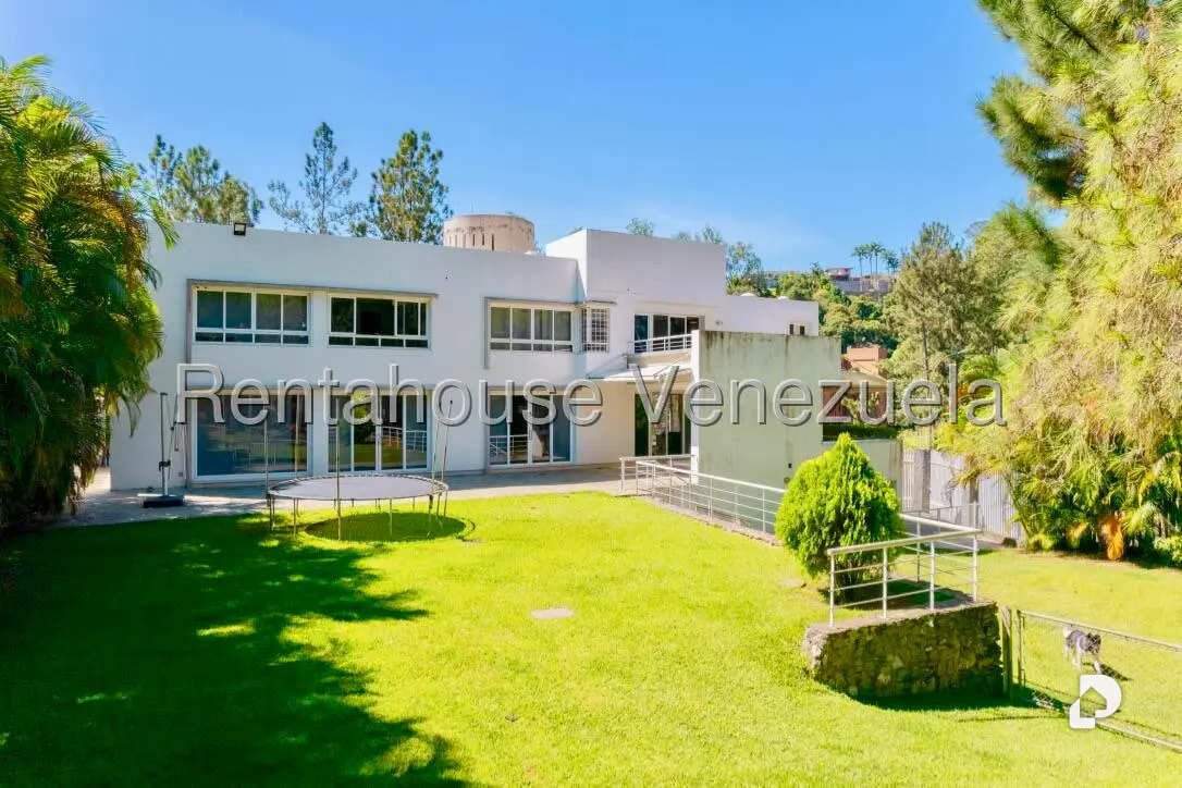House in La Lagunita Country Club, Caracas – 21
