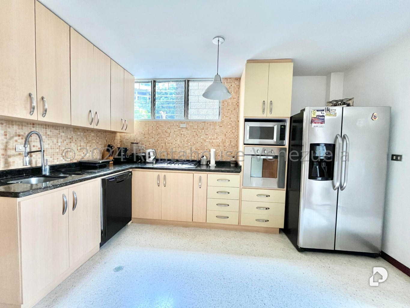 Apartamento en Las Mercedes, Caracas – 24