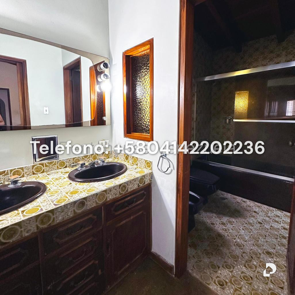 Casa en La Lagunita Country Club, Caracas