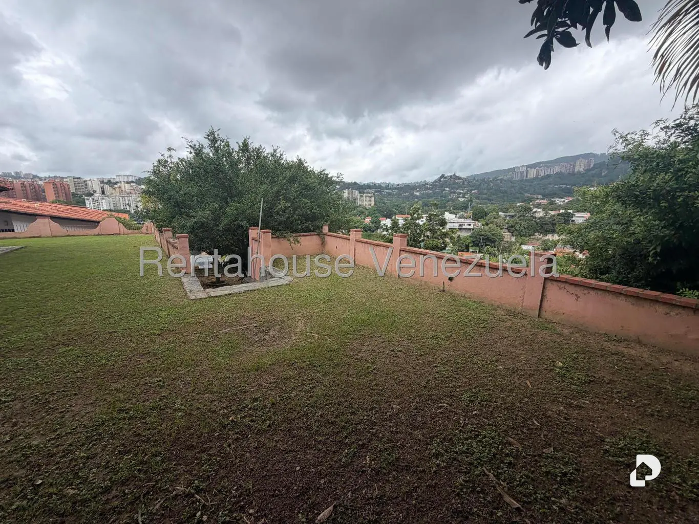 House in Prados del Este, Caracas – 12