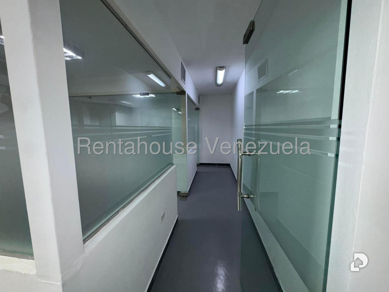Oficina en Chuao, Caracas – 12