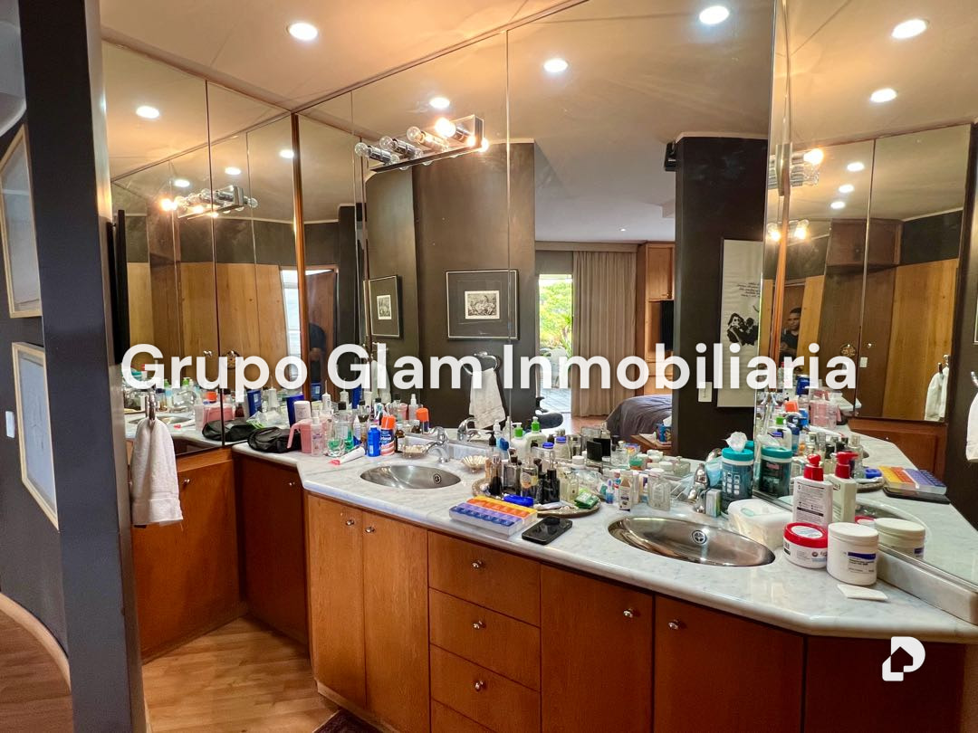 Apartamento en Los Palos Grandes, Caracas – 15