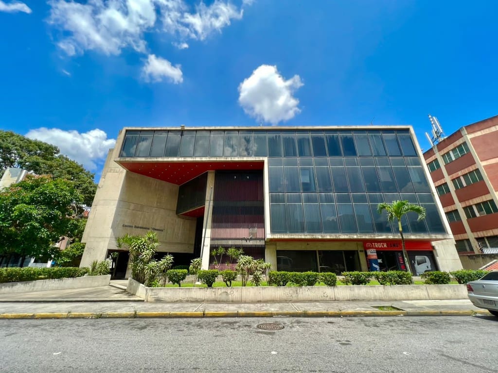 Oficina en La Urbina, Caracas - 1