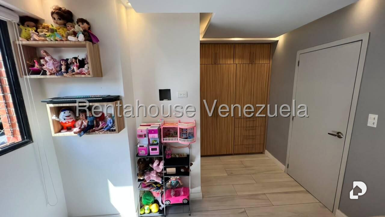 Apartamento en Campo Alegre, Caracas – 25