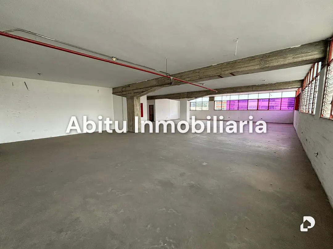 Local comercial en Palo Verde, Caracas – 1