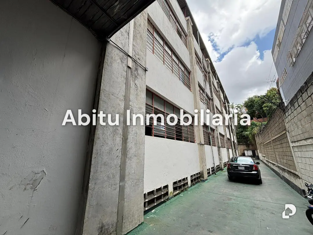 Local comercial en Palo Verde, Caracas – 13