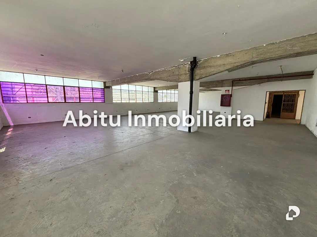 Local comercial en Palo Verde, Caracas – 2